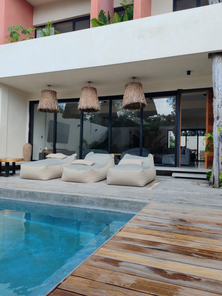 CASA LOLA