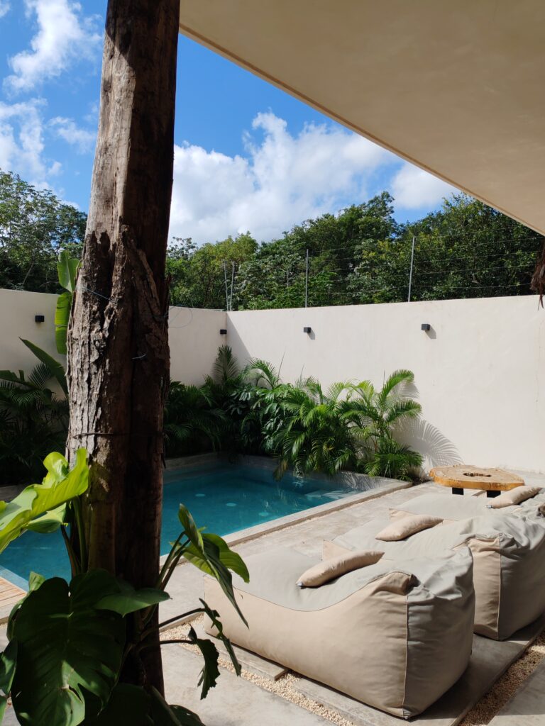 CASA LOLA