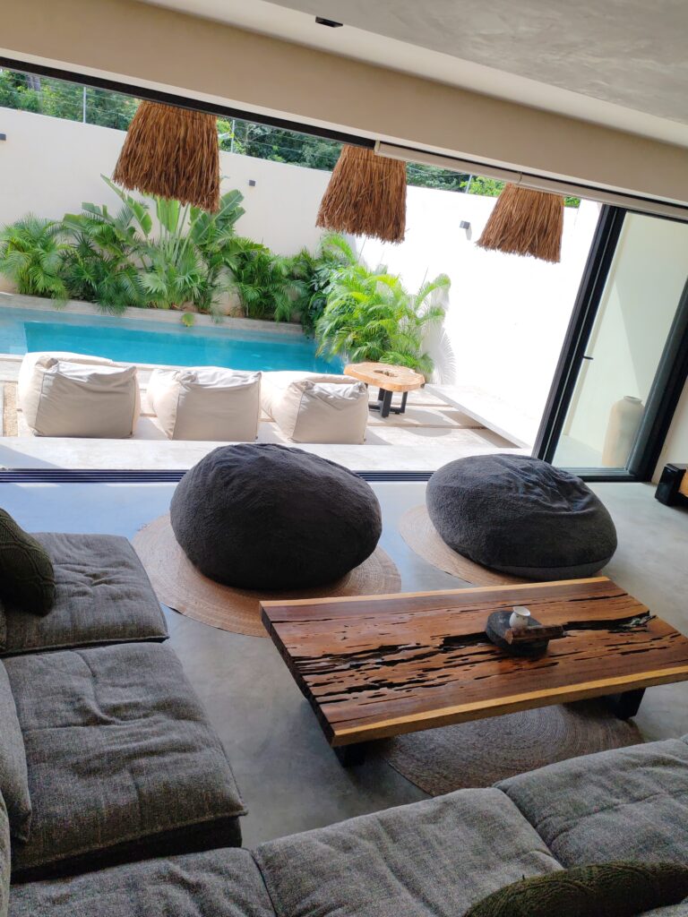 CASA LOLA
