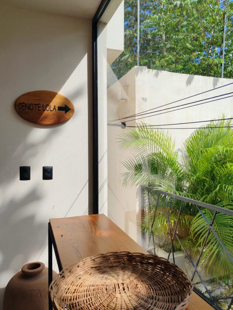 CASA LOLA