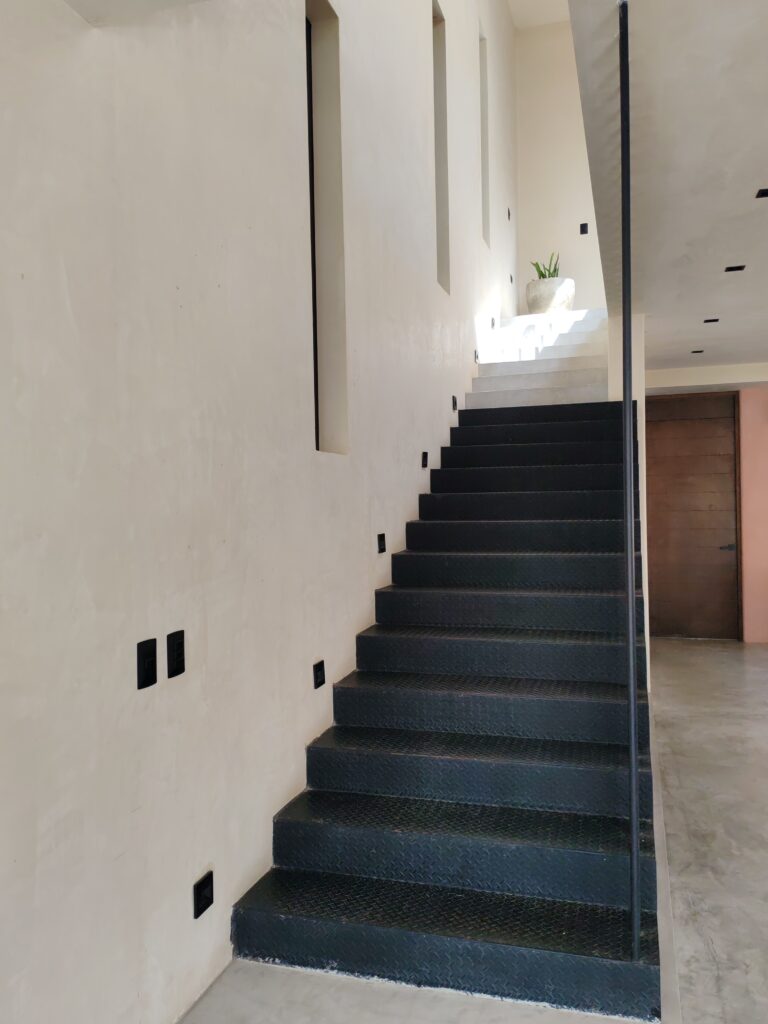 CASA LOLA