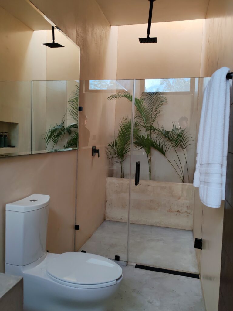 CASA LOLA