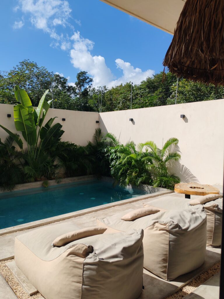 CASA LOLA